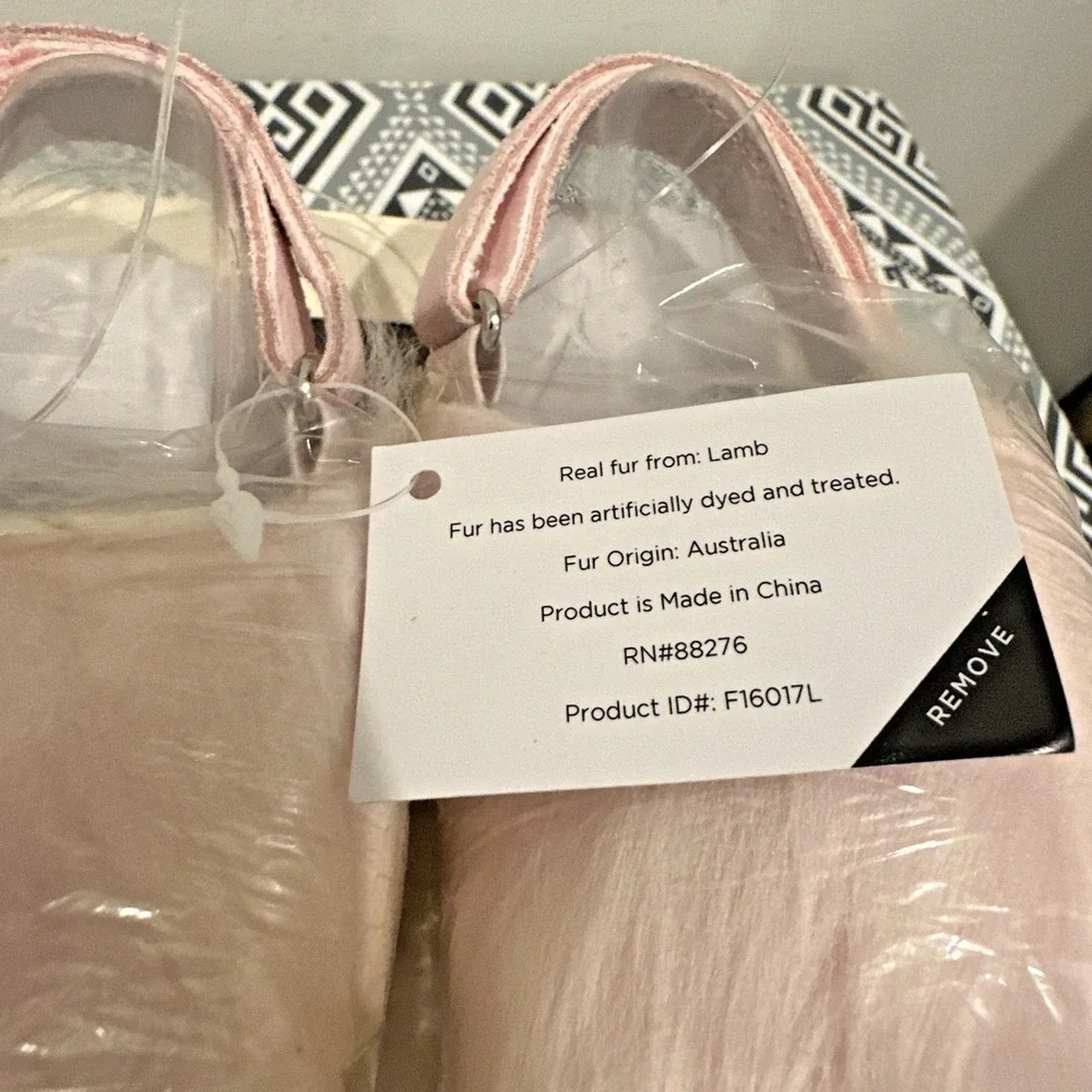 UGG‎ Baby Size 4/5 Holly Fuzzy Sling Back Lamb Fur Sandals Seashell Pink